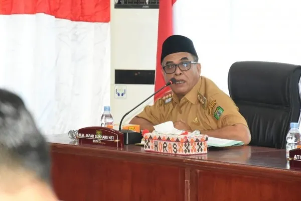 Bupati: Keluarkan 1% dari Penghasilan,  ASN Rata-rata Beli Rokok Rp30.000/Hari