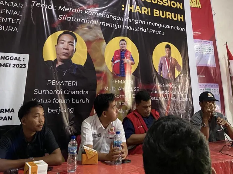Ganjar Milenial Adakan Forum Diskusi Bareng Komunitas Buruh di Labuhan Batu Utara