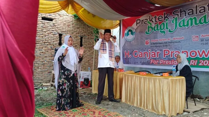 Tuan Guru Ganjar Gelar Praktik Salat Khusyuk Bersama Majelis Taklim di Sumut