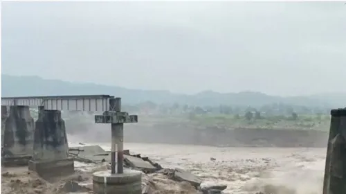 Banjir Dan Tanah Longsor Terjang India, Puluhan Tewas