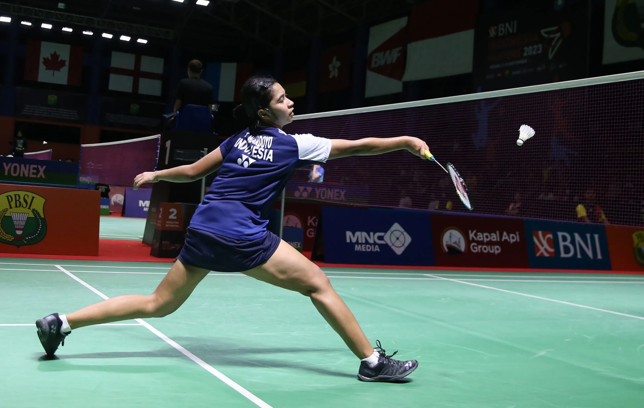Ester, Stephanie, dan Deswanti ke 16 Besar
