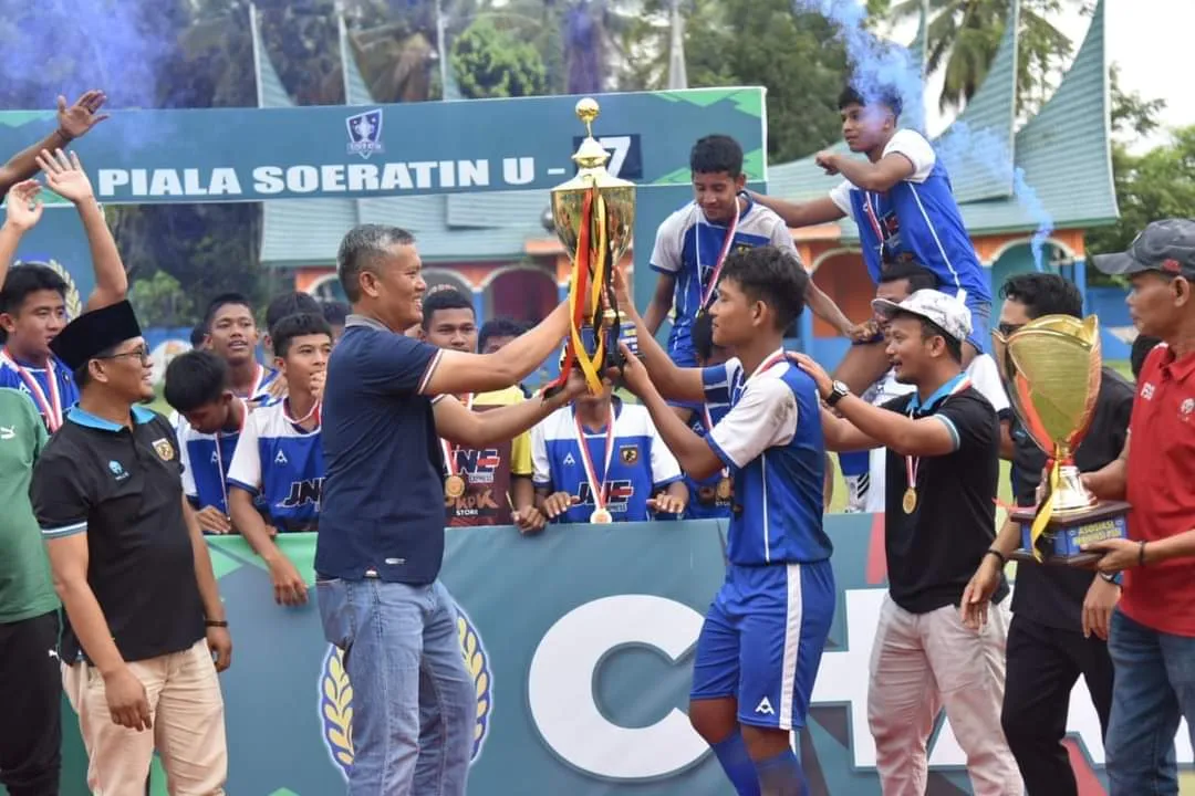 Tim sepakbola U-17 Persikopa Pariaman Champion
