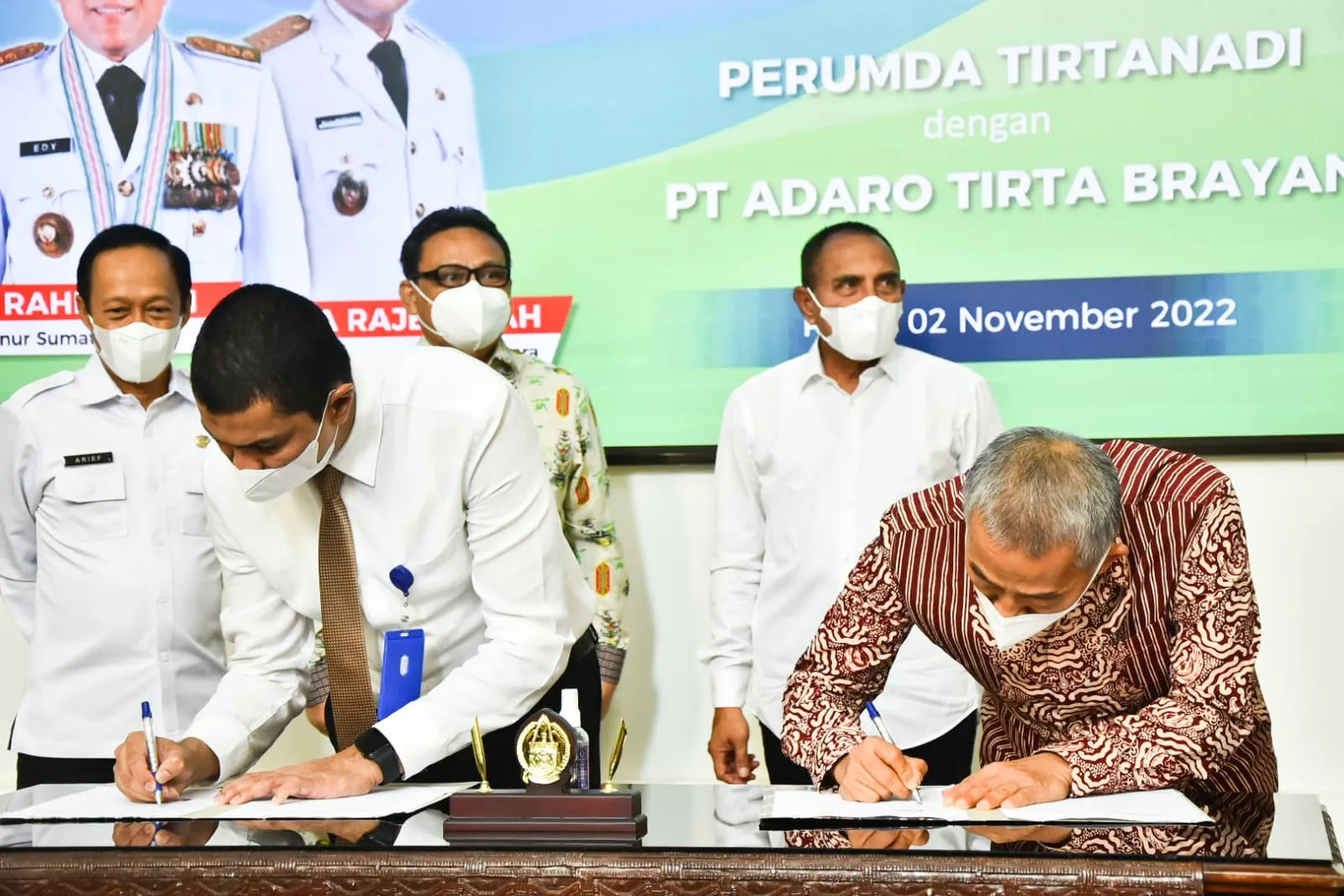 Tingkatkan Pelayanan Air Minum, Tirtanadi - Adaro Tirta Brayan Teken Kerjasama