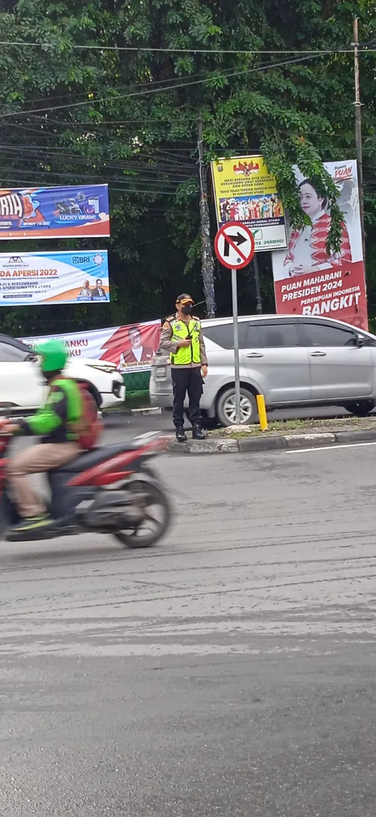 Kapolsek Medan Baru bersama  Personel Aturan Arus  Lalu Lintas
