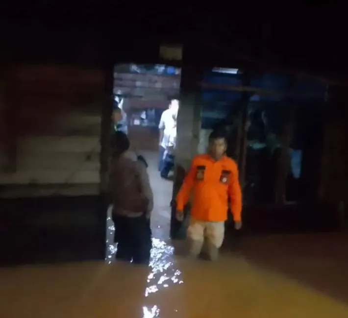 Sungai Sitampa Meluap, Puluhan Rumah Terendam Banjir