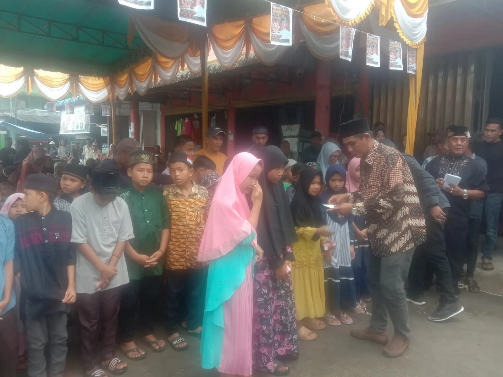 Cakades Azhar Santuni 50 Anak Yatim