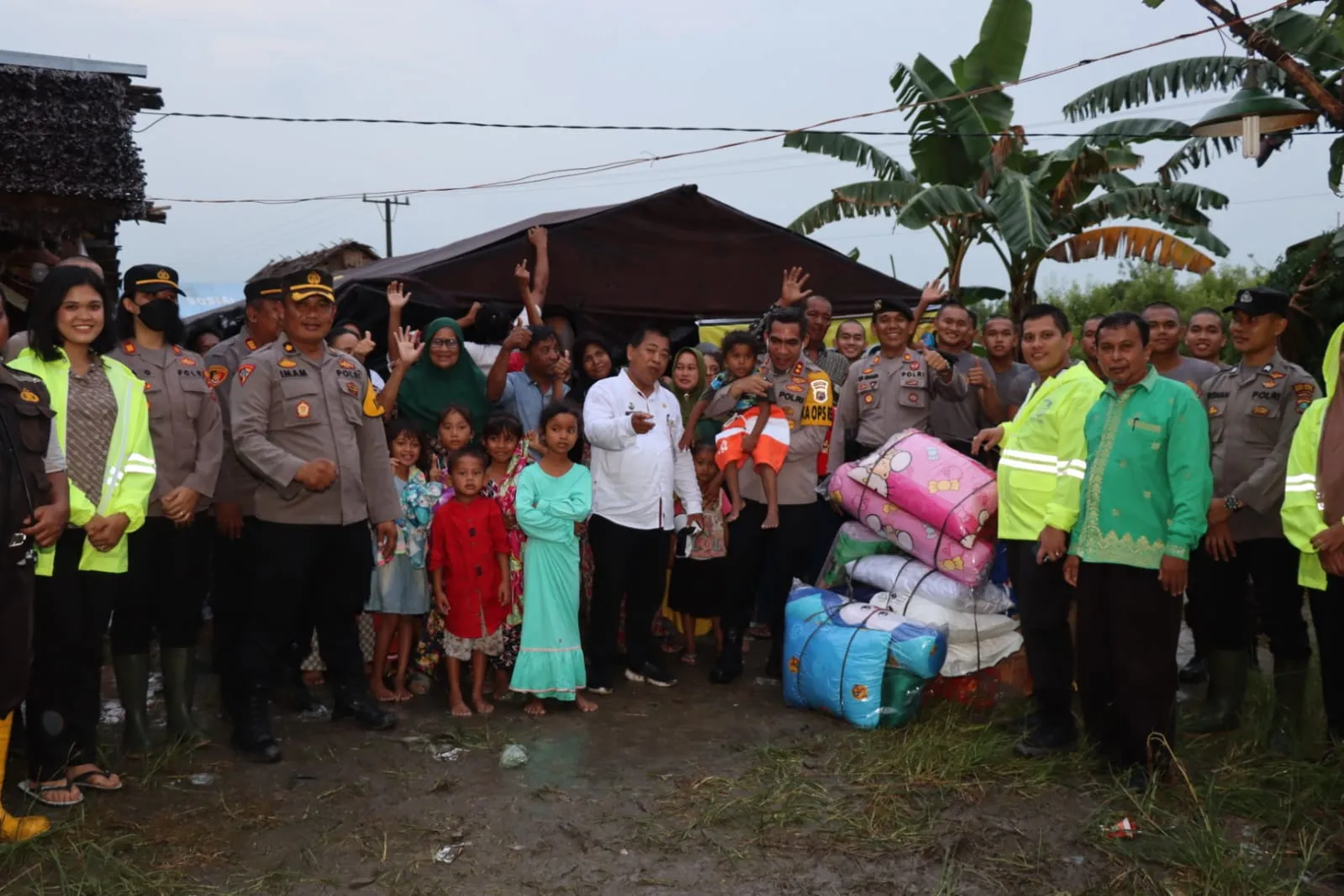 Kapolres Batu Bara & Pejabat Utama Kunjungi Korban Pasang Perbani