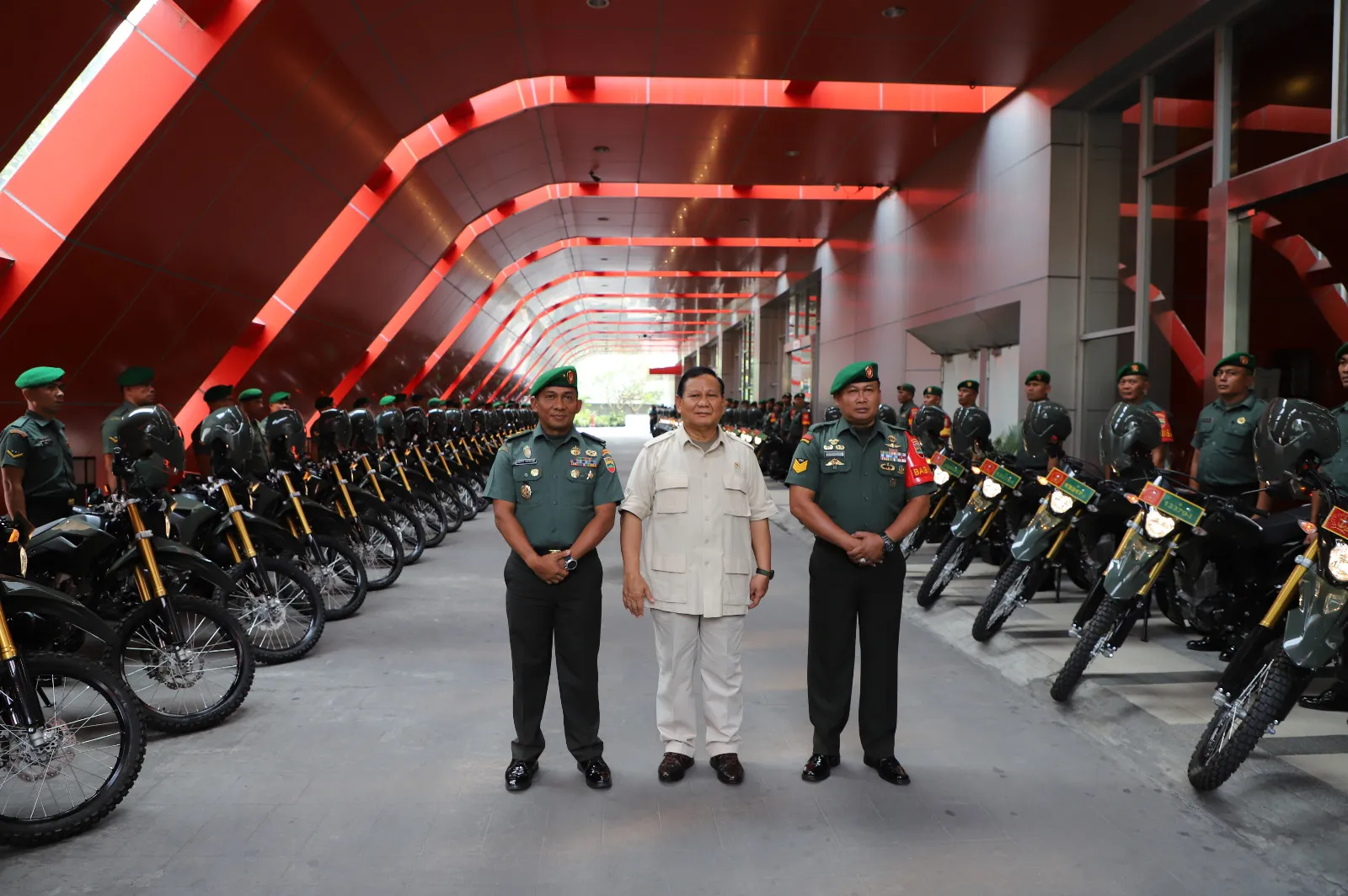 Menhan Bantu 100 Unit Sepedamotor Untuk Babinsa