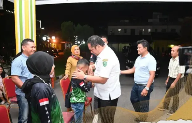 Wali Kota Sidempuan Lepas Atlet Renang Ke Bandung