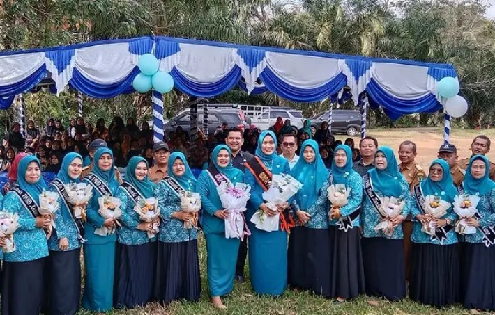 Ny.Rosalina Pasaribu Hadiri Pengukuhan Bunda Baud se-Angkola Selatan