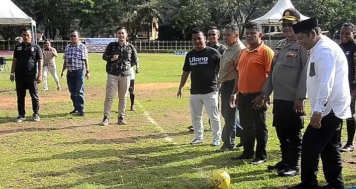 Wali Kota Sidempuan Resmi Buka Turnamen Sepak Bola U-12