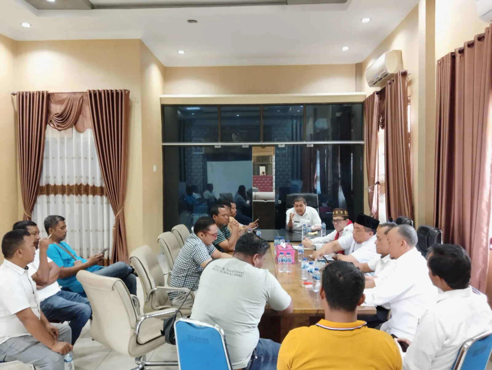 PJ Bupati Agara Minta Rekanan Bersabar