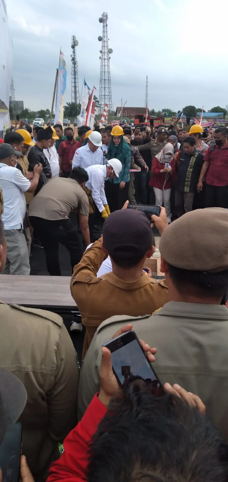 Edy Rahmayadi & Zahir Letakan Batu Pertama Kantor Rakyat Batu Bara