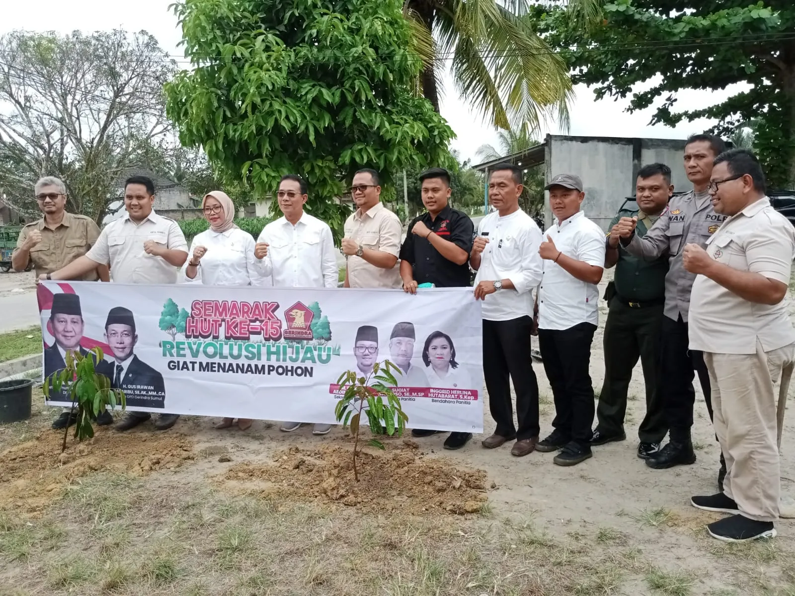 HUT Ke-15 Partai Gerindra, Giat Menanam Pohon Di Desa Ledong Timur