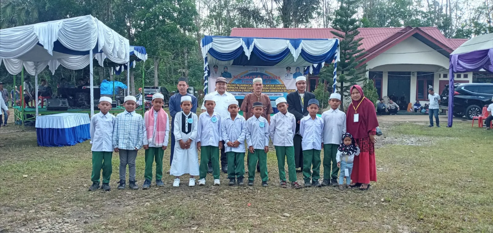 Bupati Tapsel Buka PORSADIN Tingkat Kecamatan