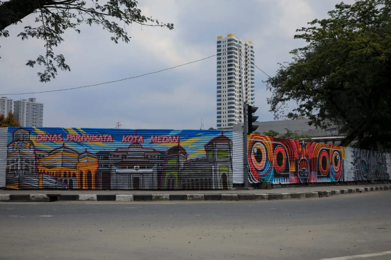 Bobby Beri Ruang Seniman Mural Untuk Berkarya