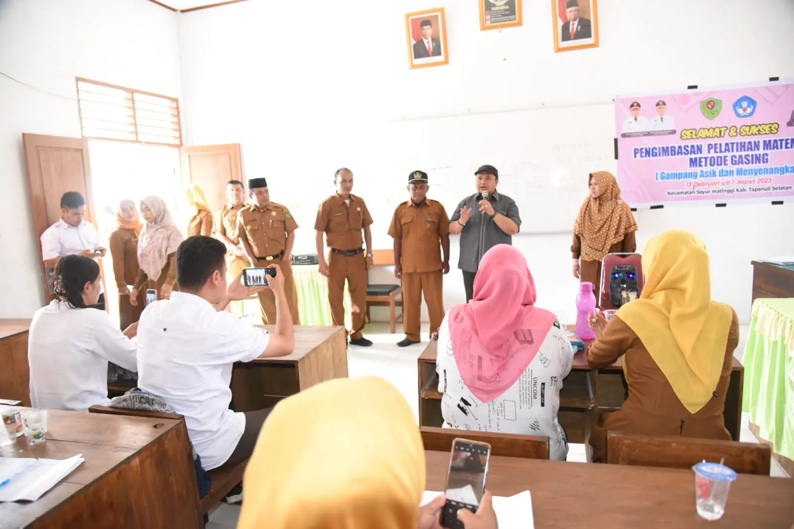 Bupati Dolly Pantau Pelatihan Guru "Gasing" di Sayurmatinggi