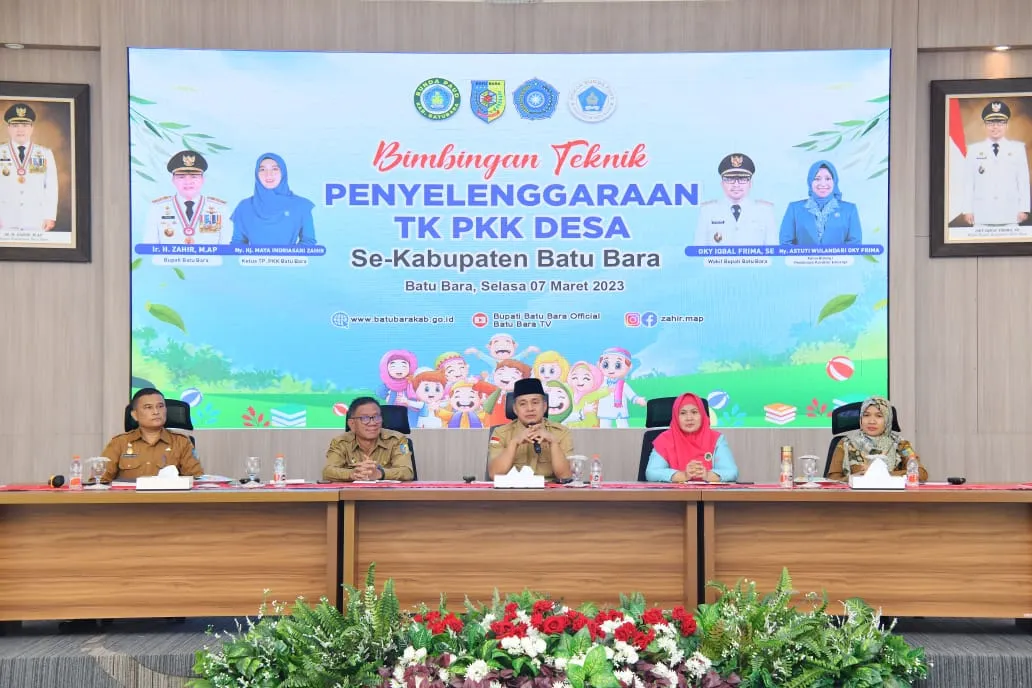 Bupati Zahir Berikan Motivasi Bimtek TK PKK Desa