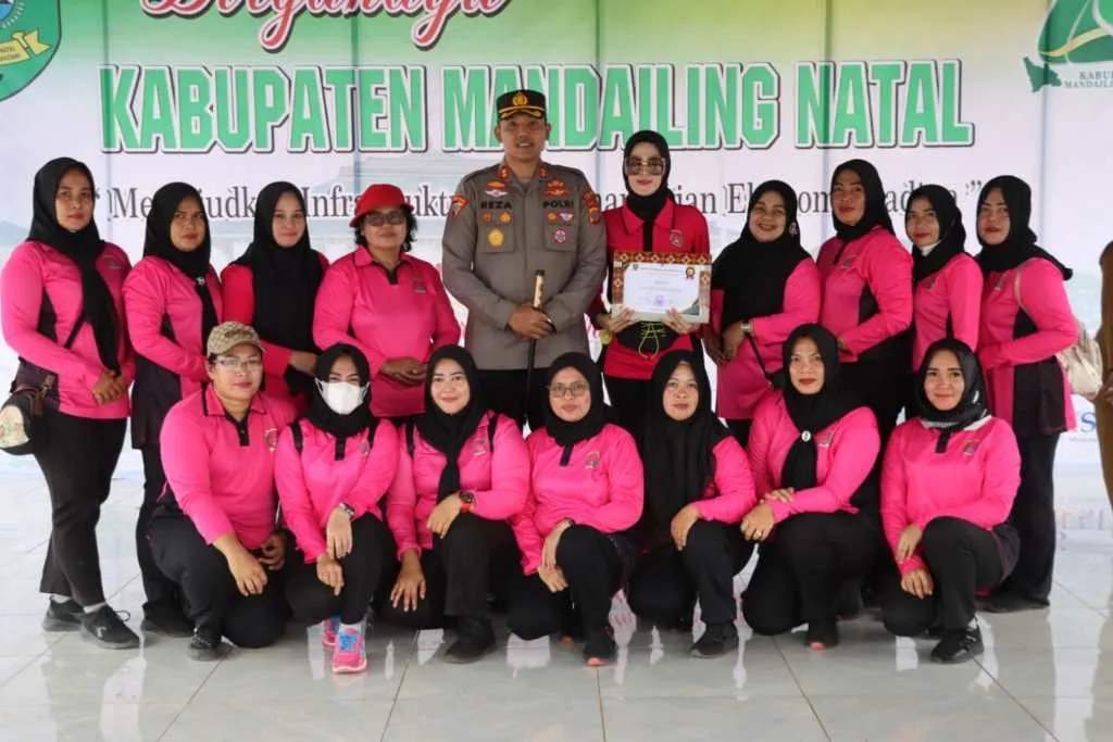 Bhayangkari Juara I Lomba Masak Nasi Goreng HUT Ke-24 Madina