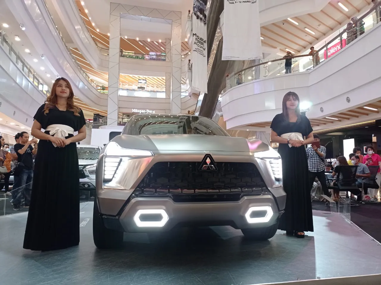 Mitsubishi XFC Concept Hadir di Centre Point Medan