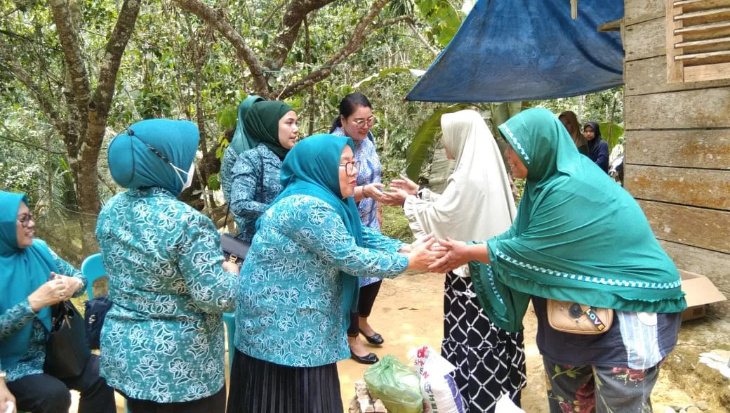 Sambut Ramadan, PKK Langkat Bagikan Paket Sembako Kaum Dhuafa