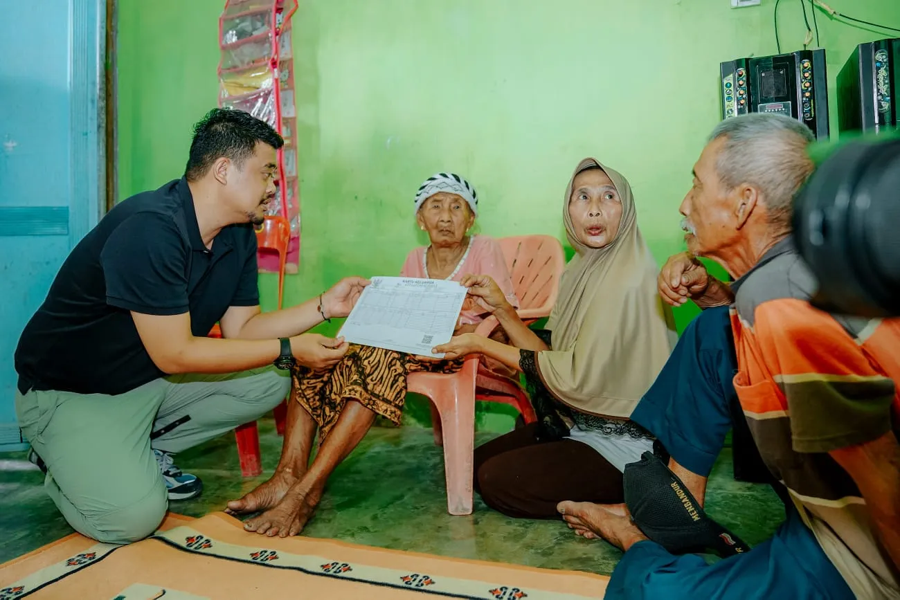 Di Usia 105 Tahun, Nek Satinem Baru Memiliki KTP & KK