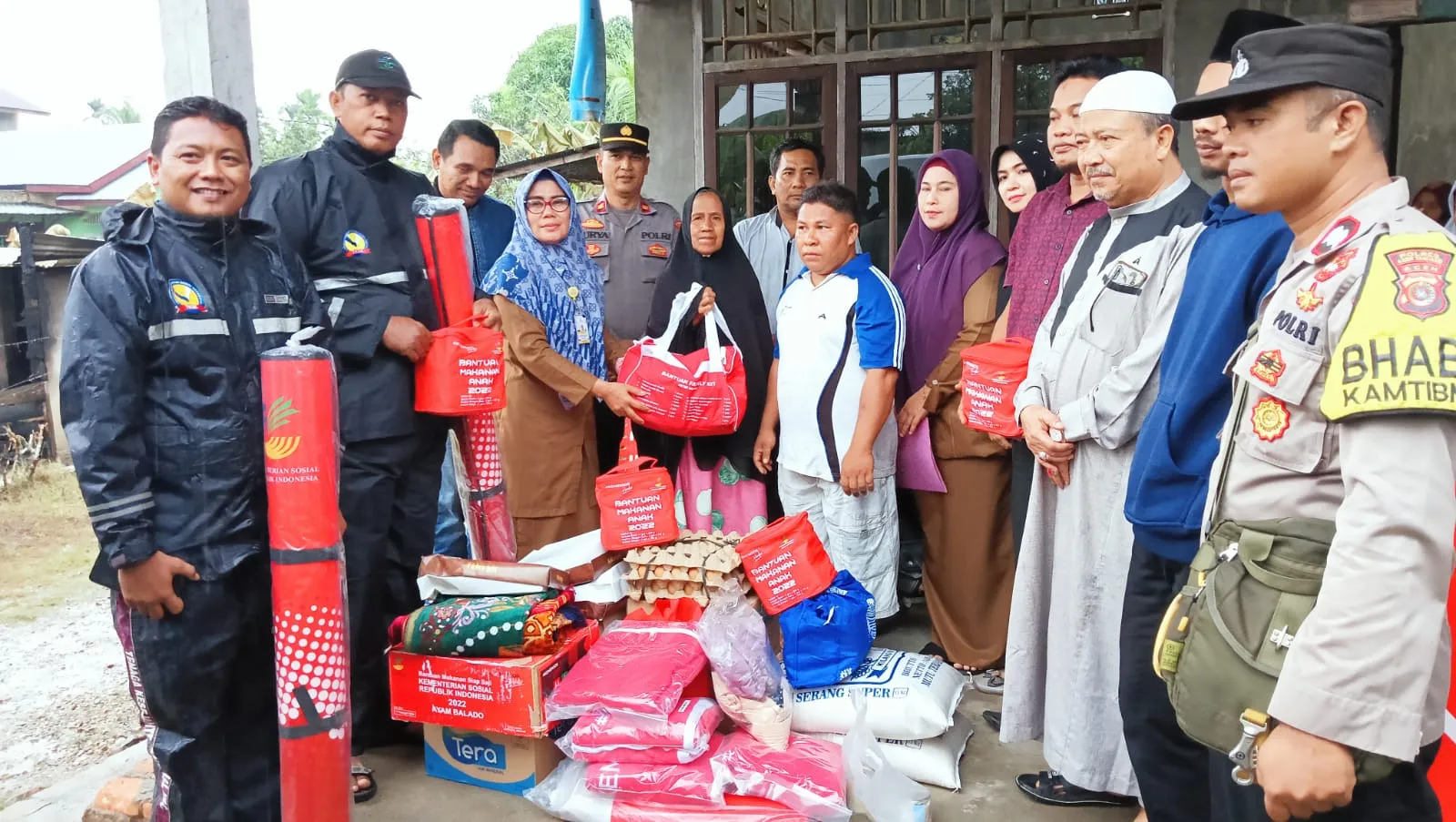 Pemkab Aceh Tamiang Beri Bantuan Korban Kebakaran