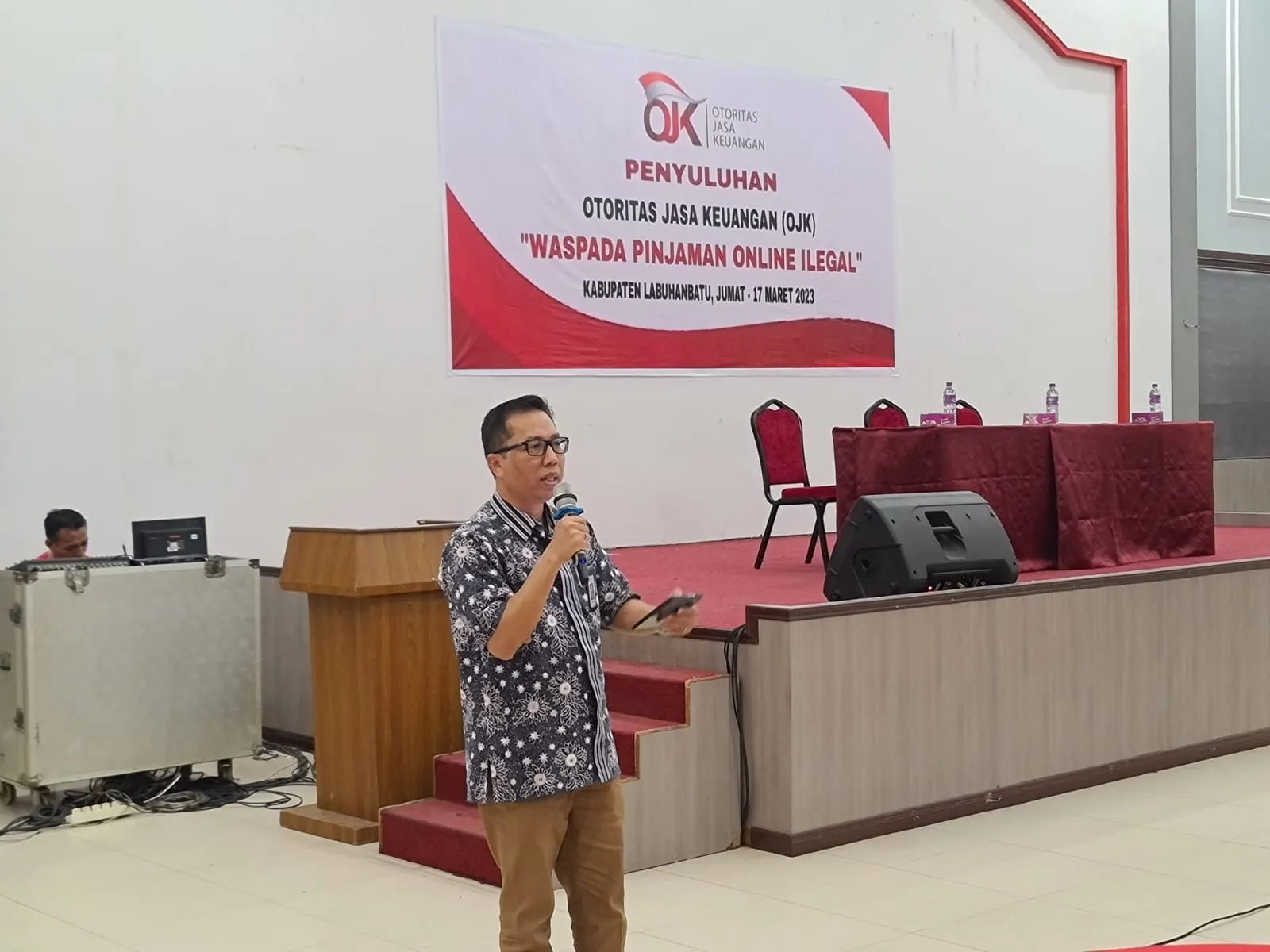 Pinjol Tak Boleh Tawarkan Pinjaman Melalui SMS dan WA