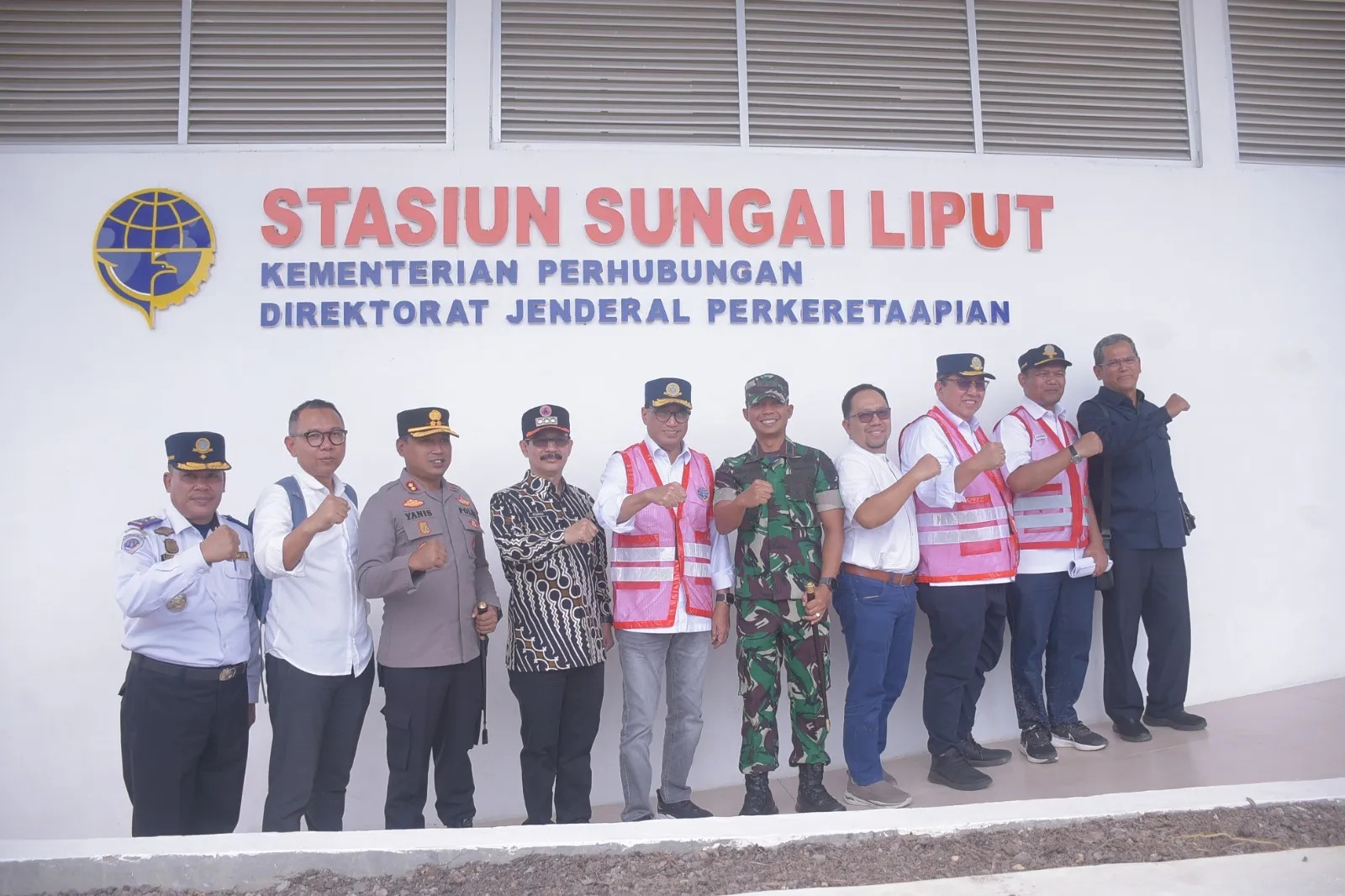 Menhub Tinjau Stasiun Kereta Api Sungai Liput