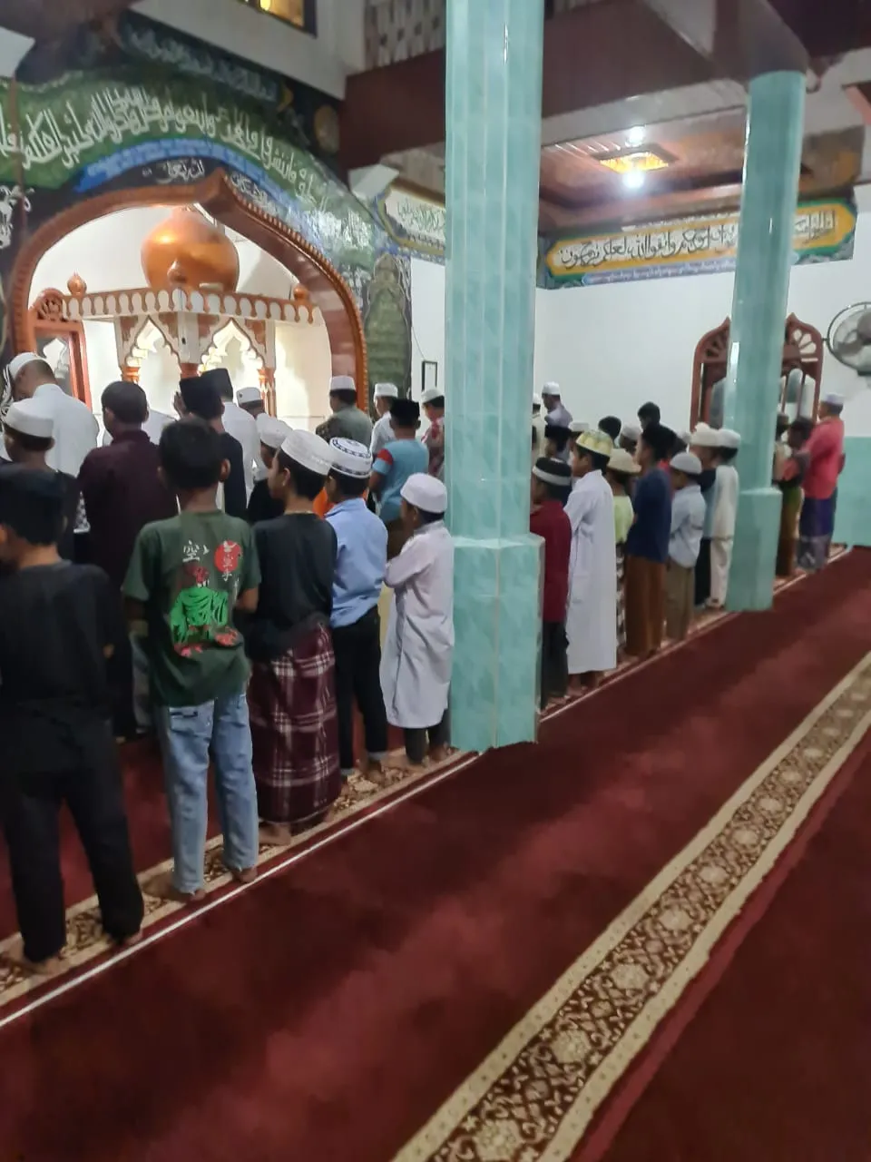 Ramadan, Salat Subuh  Berjamaah Di Madina