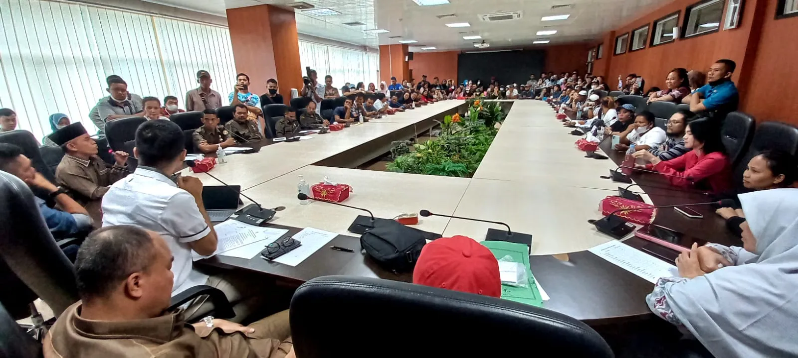 DPRD Medan Rekomendasi APH Hentikan Penangkapan Pakaian Thrifting