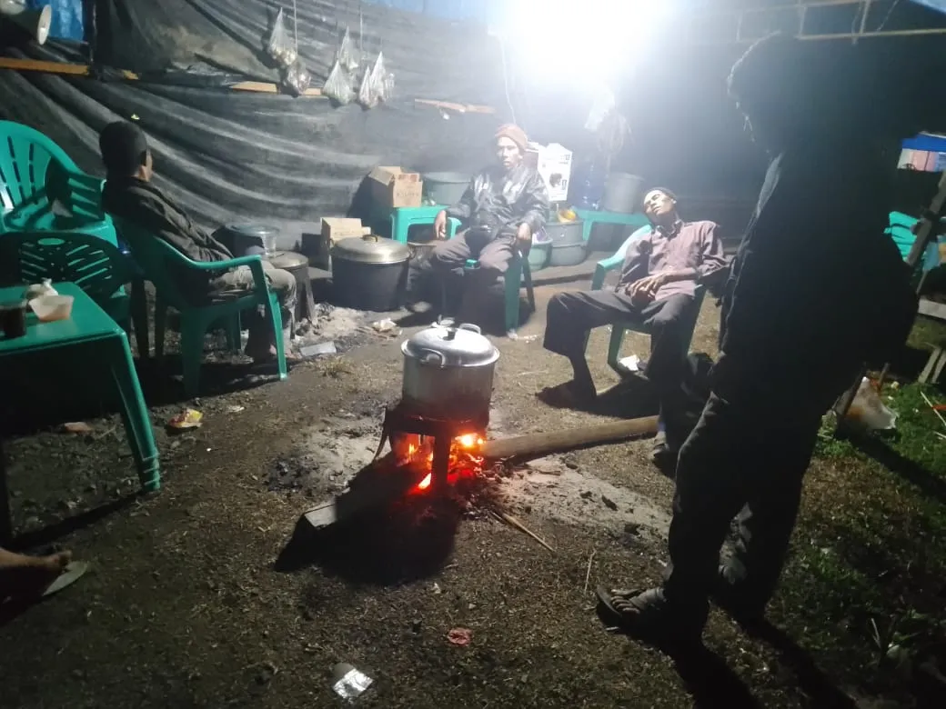 Massa Warga Singkuang 1  Lebaran Di Areal PT RPR...?