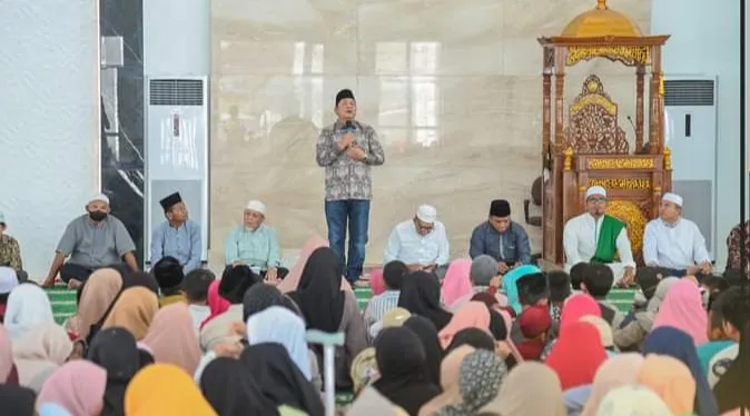 BKM Masjid Agung Al-Abror Sidempuan Santuni Anak Yatim dan Fakir Miskin