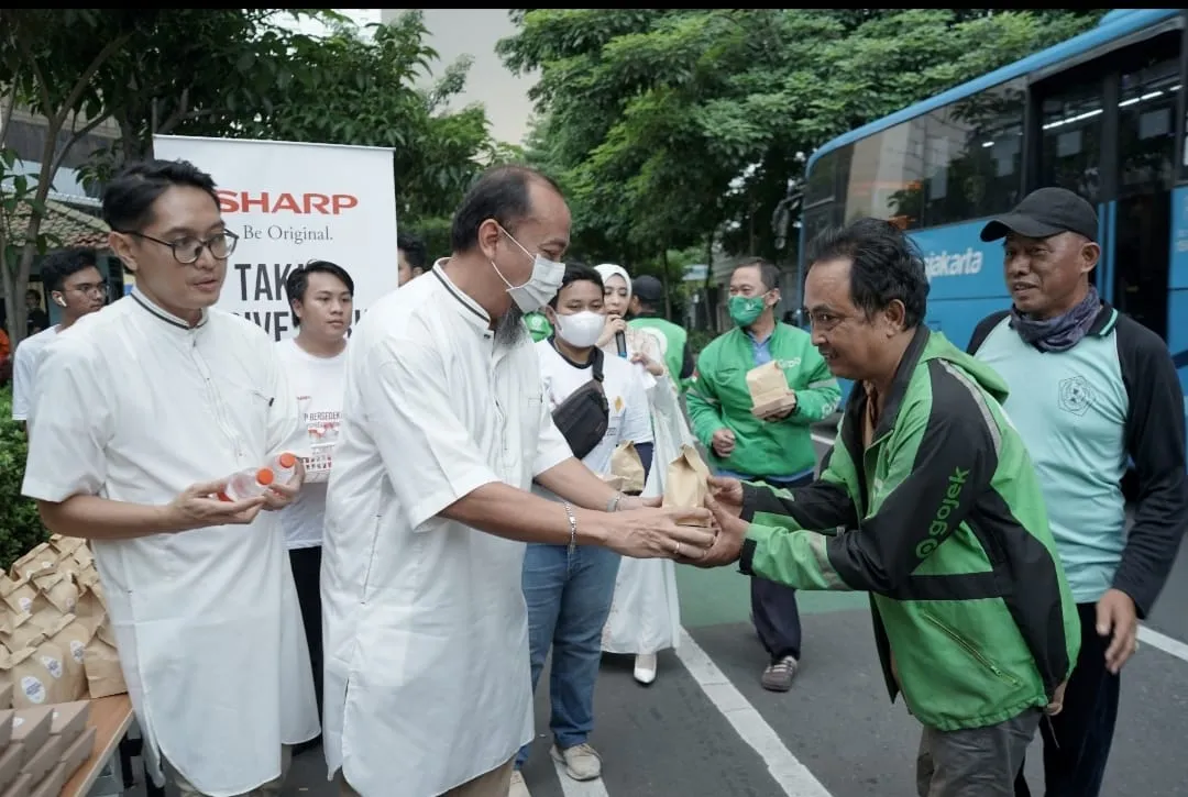 Sharp Bersedekah Kembali Hadir  Ajak Masyarakat Berbagi Kebaikan