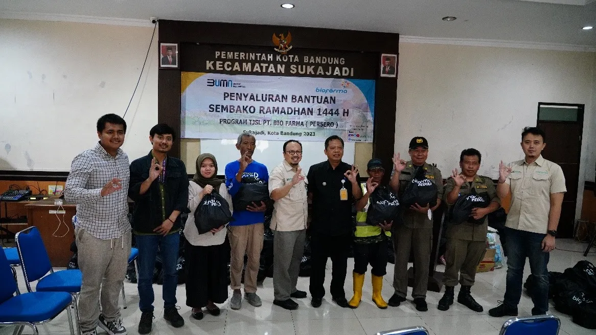 Bio Farma Salurkan Bantuan Sembako Ramadhan 1444 H