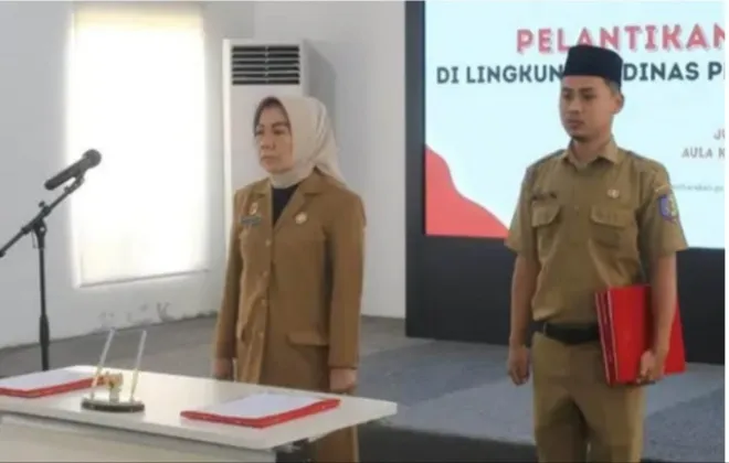 Norma Deli Siregar Lantik 13 UPT SD & SMP