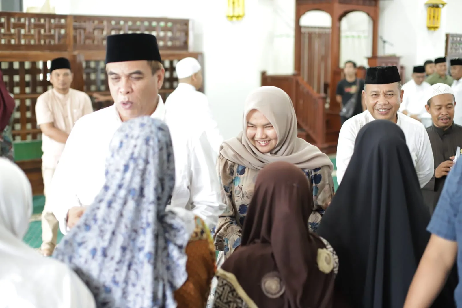 Serahkan Zakat, Bupati Madina  Harapkan Beli Ayam Atau Itik