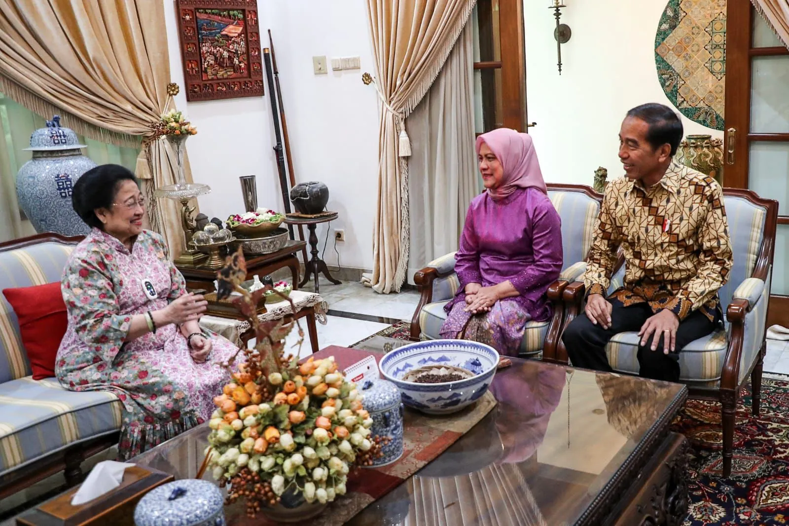 Jokowi Dan Iriana Kunjungi Megawati Soekarnoputri