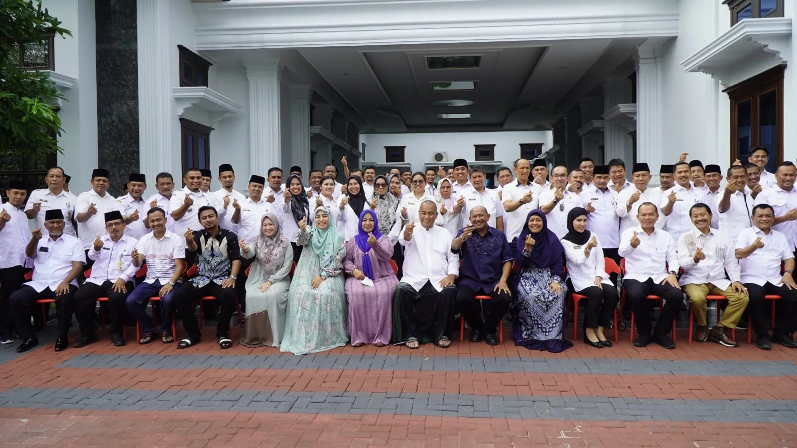 Syah Afandin Kunjungi Kediaman H Ngogesa Sitepu