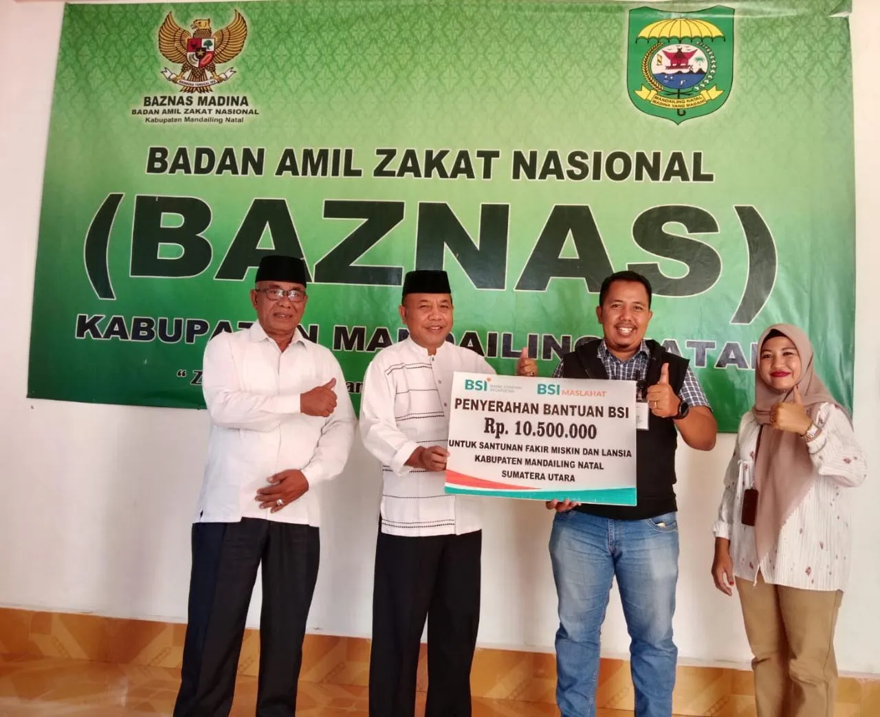 PT BSI Serahkan Rp10,5 Juta Melalui Baznas Madina