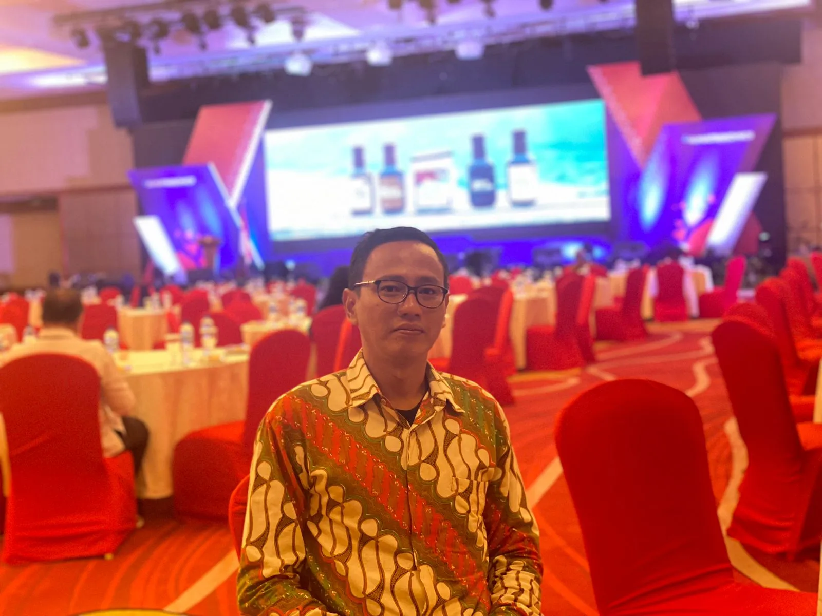 IHSG dan Rupiah Melemah, Emas Naik