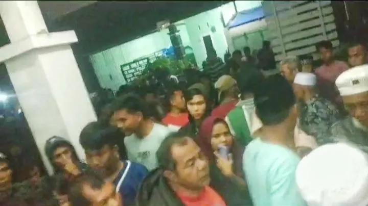 7 Orang Diamankan, 'Pondok Maksiat' Dibakar