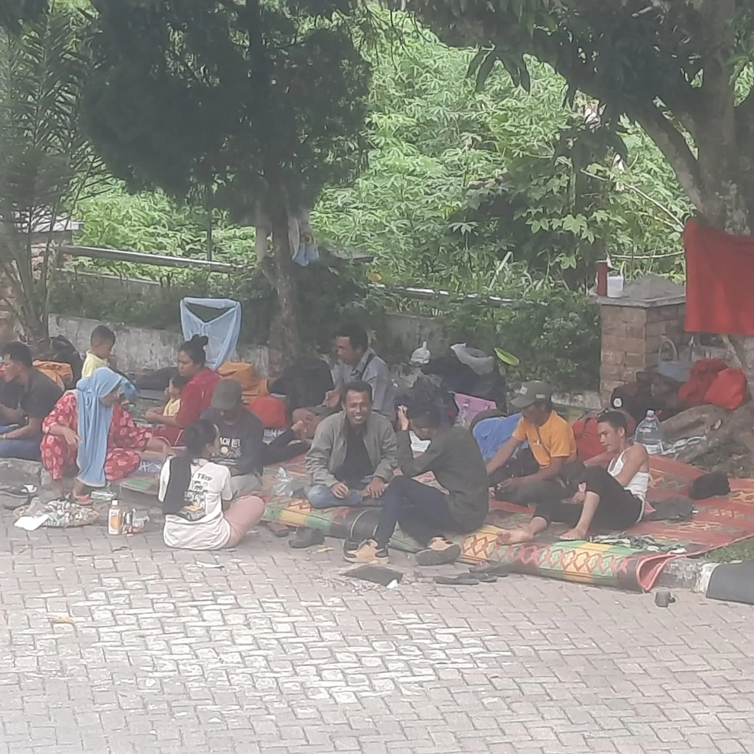 Massa Singkuang 1 Masih  Bertahan Di DPRD Madina