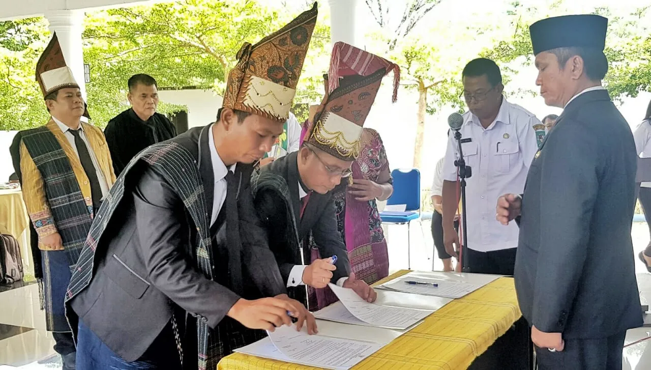 Sekda Simalungun Lantik Dirtek dan Dirum PDAM Tirta Lihou Periode 2023 - 2026
