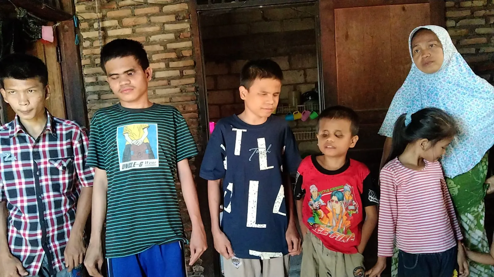 Galang Dana Bantu 5 Bersaudara Menderita Katarak, 3 Anak Buta