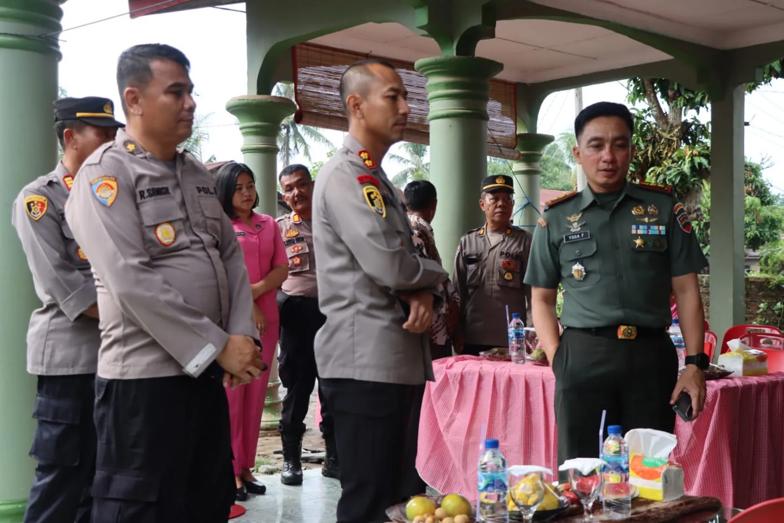 Kapolres Sergai dan Dandim 0204/DS Kunjungi  Anggota Polri dan TNI Yang Sakit