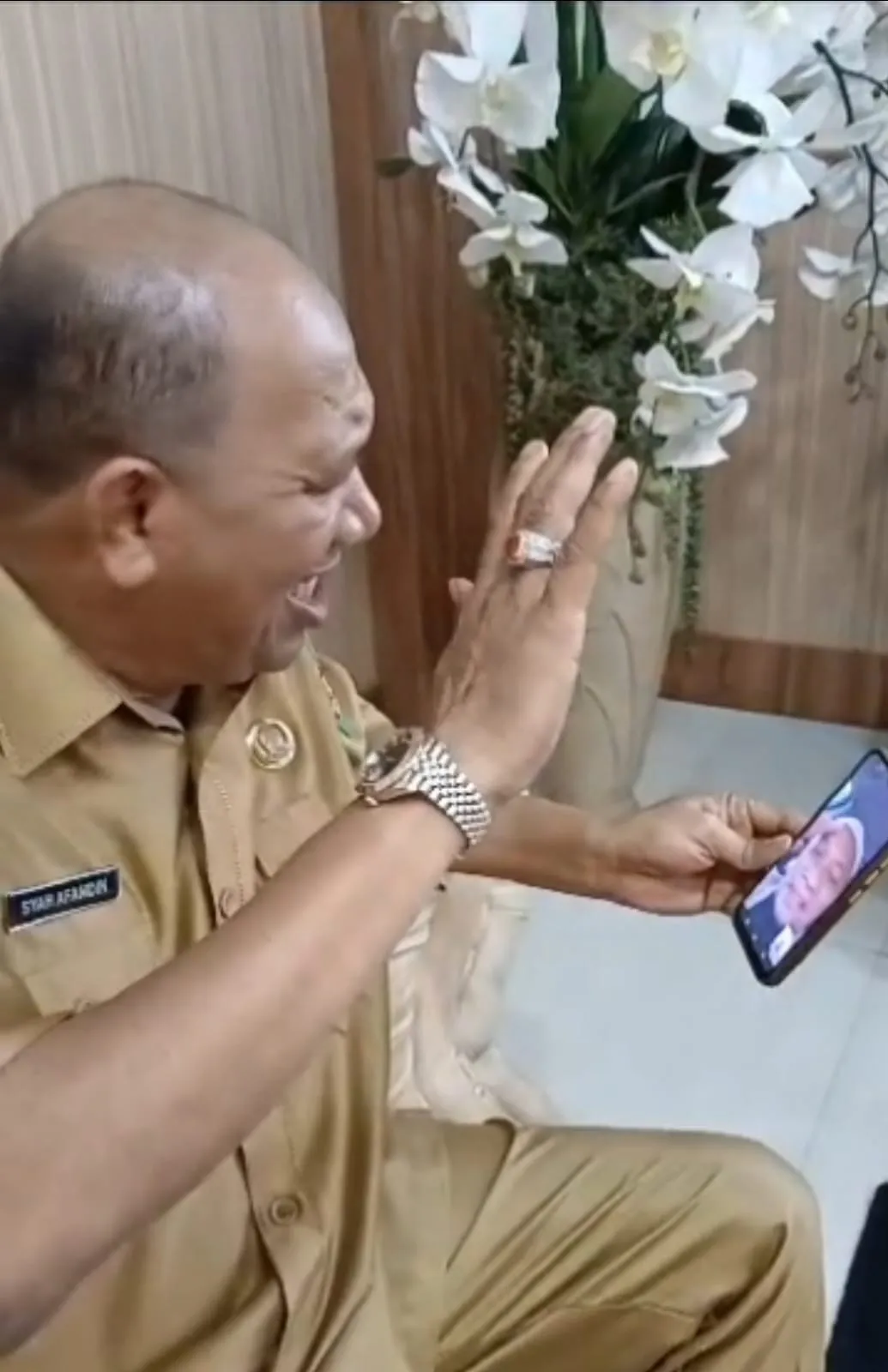Jelang Wukuf, Syah Afandin Tanyakan Kabar Jamaah Haji Lewat VC