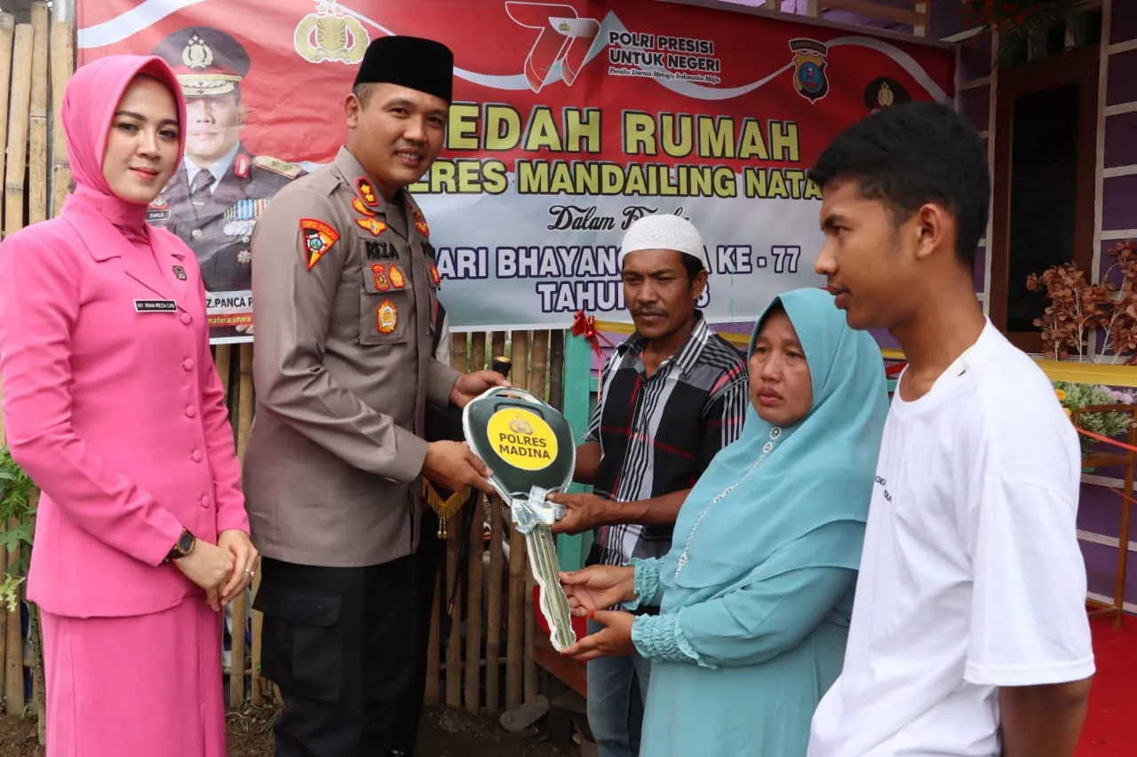 Polres Madina Selesai Bedah Rumah Warga Sigalapang Julu