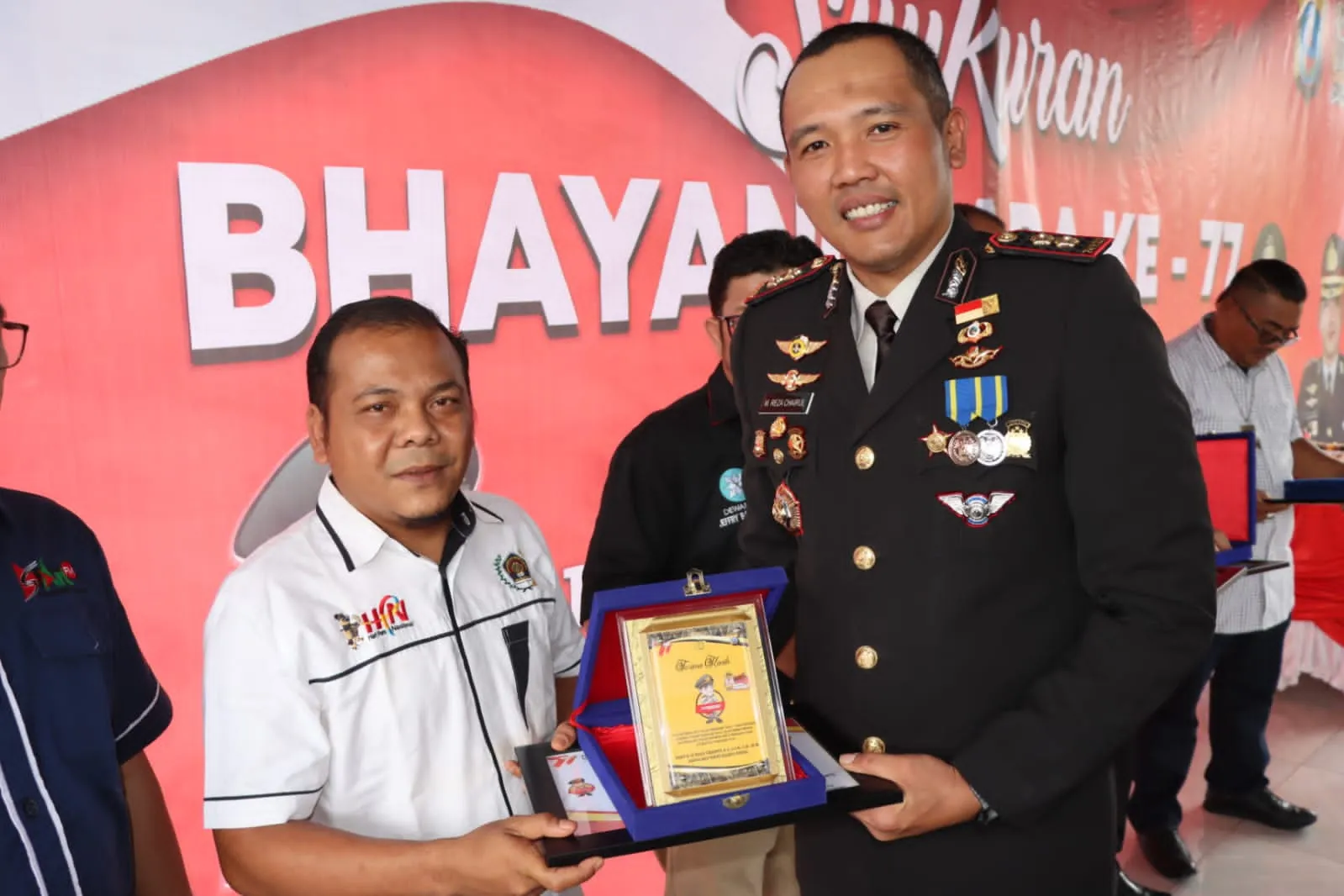 Ketua PWI Madina Dan 2 Pengurus Dapat Penghargaan Hari Bhayangkara