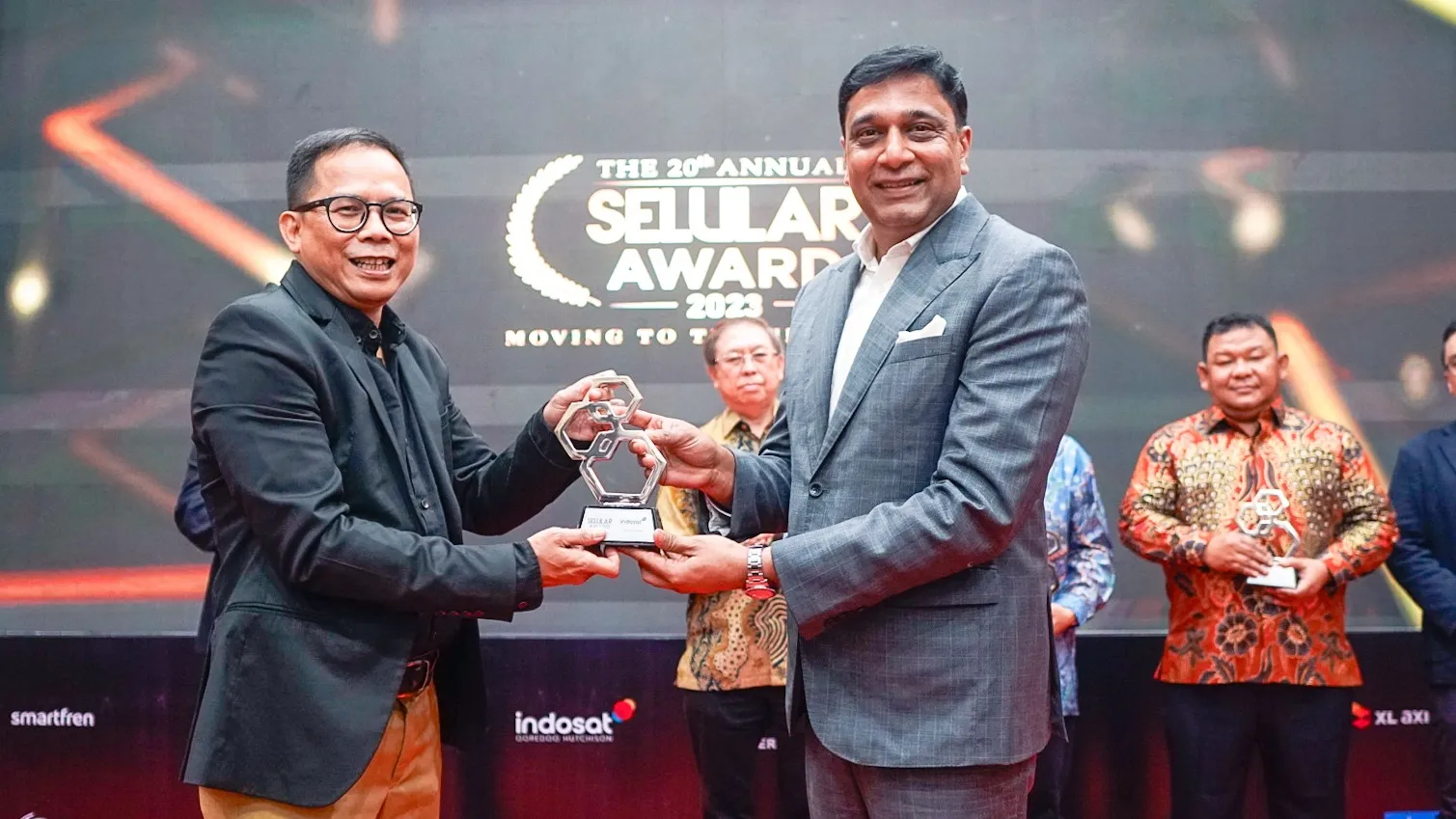 President Director Indosat Vikram Sinha Raih CEO of The Year 2023